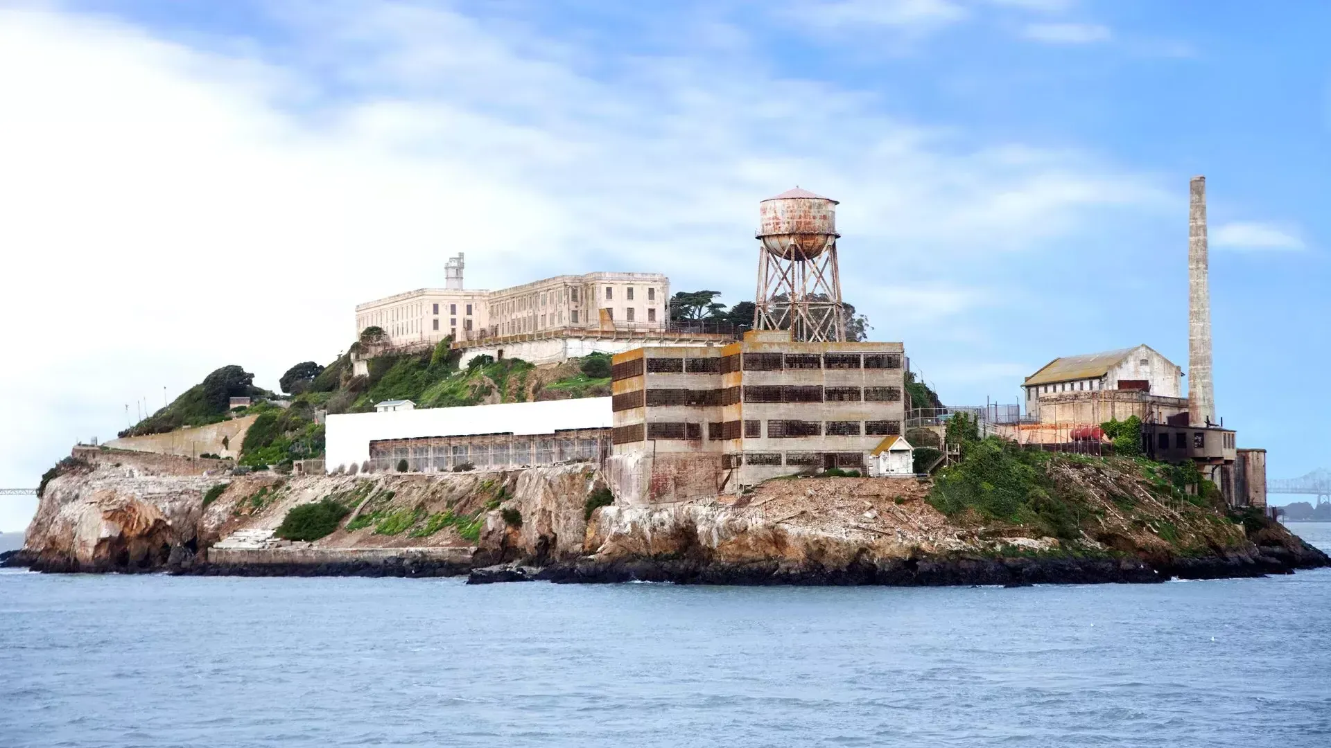 Alcatraz seen by boat